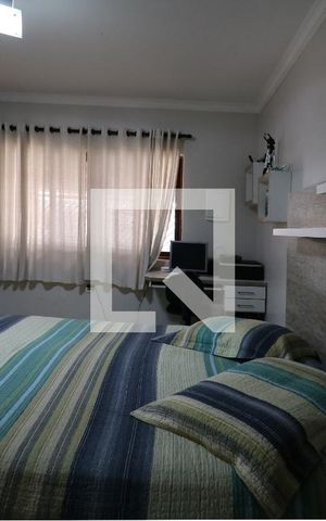 Casa à venda com 195m², 3 quartos e 3 vagasSuíte 1