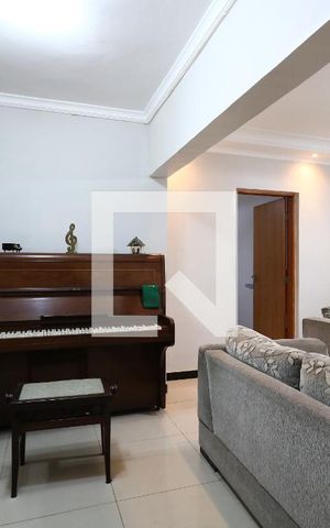 Casa à venda com 195m², 3 quartos e 3 vagasSala