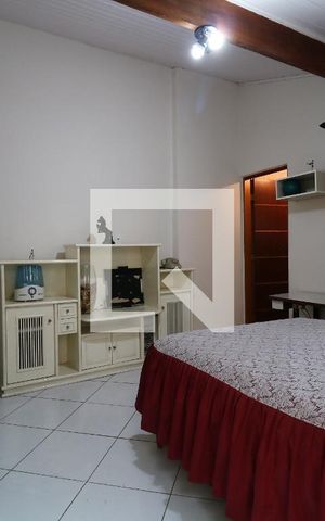 Casa à venda com 195m², 3 quartos e 3 vagasSuíte 2