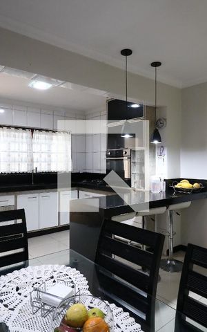 Casa à venda com 195m², 3 quartos e 3 vagasCozinha