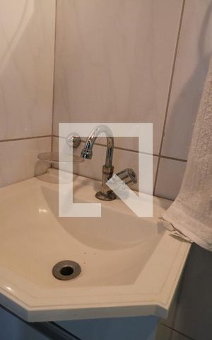 Casa à venda com 195m², 3 quartos e 3 vagasBanheiro da Suíte 2 - Pia