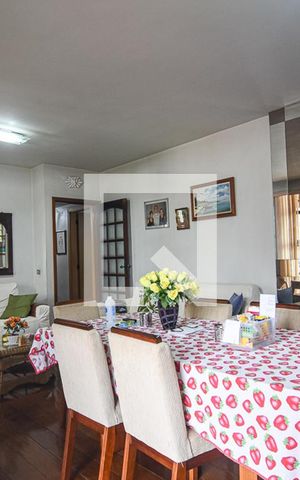 Apartamento à venda com 149m², 3 quartos e 2 vagas Apartamento à venda com 149m², 3 quartos e 2 vagasSala