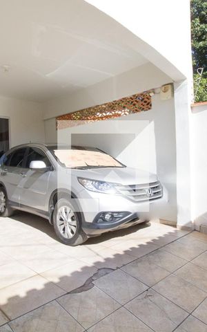 Casa à venda com 180m², 4 quartos e 2 vagas Casa à venda com 180m², 4 quartos e 2 vagasGaragem