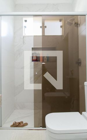 Casa à venda com 180m², 4 quartos e 2 vagas Casa à venda com 180m², 4 quartos e 2 vagasBanheiro da Suíte