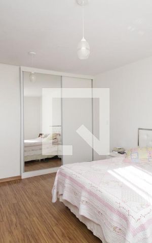 Casa à venda com 180m², 4 quartos e 2 vagas Casa à venda com 180m², 4 quartos e 2 vagasSuíte