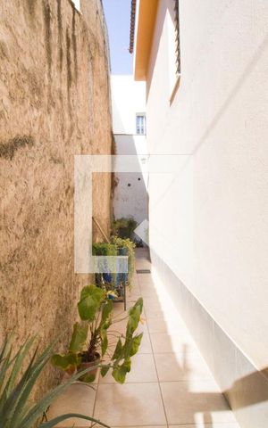 Casa à venda com 180m², 4 quartos e 2 vagas Casa à venda com 180m², 4 quartos e 2 vagasCorredor