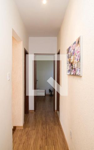 Casa à venda com 180m², 4 quartos e 2 vagas Casa à venda com 180m², 4 quartos e 2 vagasCorredor