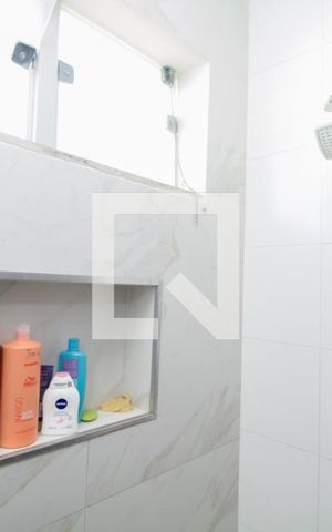 Casa à venda com 180m², 4 quartos e 2 vagas Casa à venda com 180m², 4 quartos e 2 vagasBanheiro da Suíte