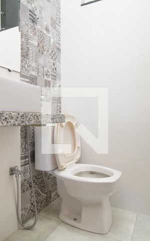 Casa à venda com 180m², 4 quartos e 2 vagas Casa à venda com 180m², 4 quartos e 2 vagasLavabo