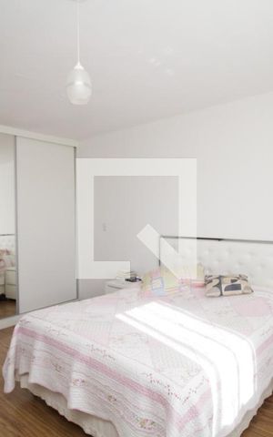 Casa à venda com 180m², 4 quartos e 2 vagas Casa à venda com 180m², 4 quartos e 2 vagasSuíte