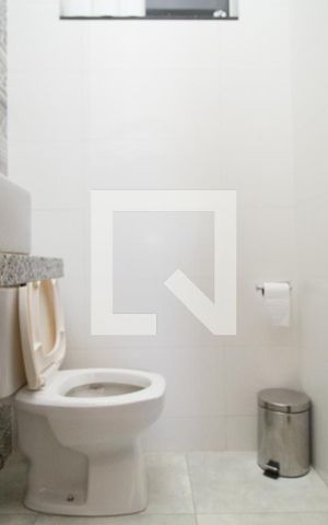Casa à venda com 180m², 4 quartos e 2 vagas Casa à venda com 180m², 4 quartos e 2 vagasLavabo