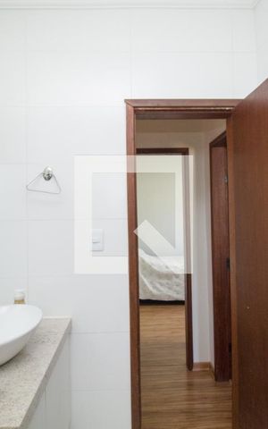 Casa à venda com 180m², 4 quartos e 2 vagas Casa à venda com 180m², 4 quartos e 2 vagasBanheiro