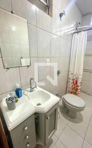 Casa à venda com 119m², 3 quartos e sem vaga Casa à venda com 119m², 3 quartos e sem vagaBanheiro