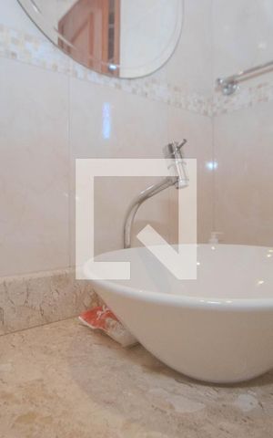 Casa à venda com 230m², 2 quartos e 3 vagasBanheiro Auxiliar