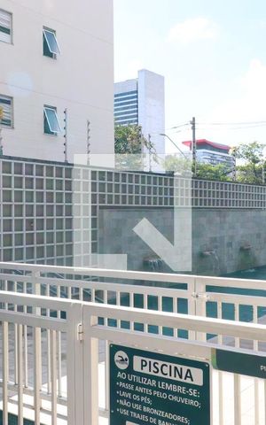 Apartamento à venda com 35m², 1 quarto e sem vagaÁrea comum - Piscina