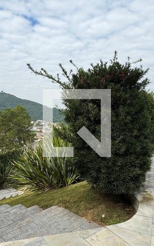 Casa de condomínio à venda com 1250m², 6 quartos e 5 vagasJardim