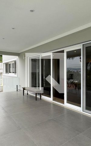 Casa de condomínio à venda com 1250m², 6 quartos e 5 vagasVaranda da Sala