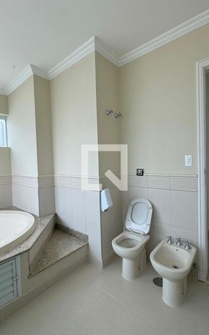 Casa de condomínio à venda com 1250m², 6 quartos e 5 vagasbanheiro da Suíte master