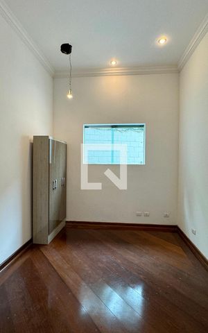 Casa de condomínio à venda com 1250m², 6 quartos e 5 vagasQuarto