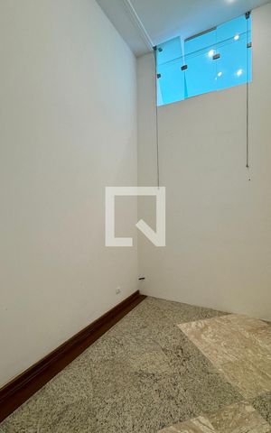 Casa de condomínio à venda com 1250m², 6 quartos e 5 vagasQuarto