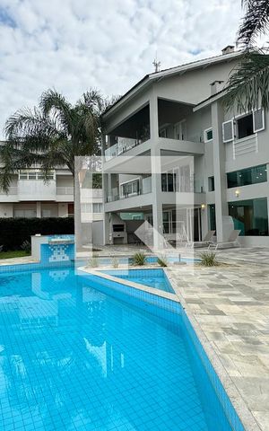 Casa de condomínio à venda com 1250m², 6 quartos e 5 vagasPiscina