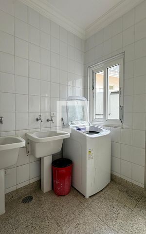 Casa de condomínio à venda com 1250m², 6 quartos e 5 vagasÁrea de Serviço