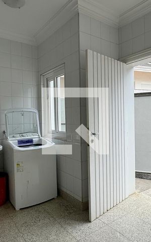 Casa de condomínio à venda com 1250m², 6 quartos e 5 vagasÁrea de Serviço