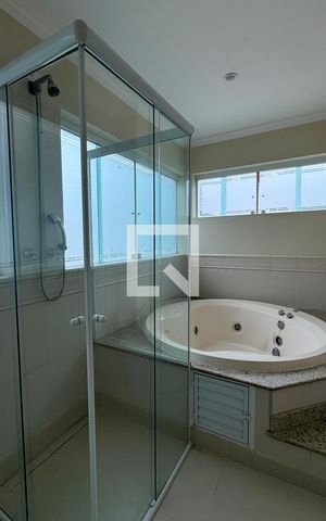 Casa de condomínio à venda com 1250m², 6 quartos e 5 vagasbanheiro da Suíte master