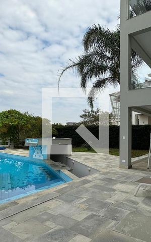 Casa de condomínio à venda com 1250m², 6 quartos e 5 vagasPiscina