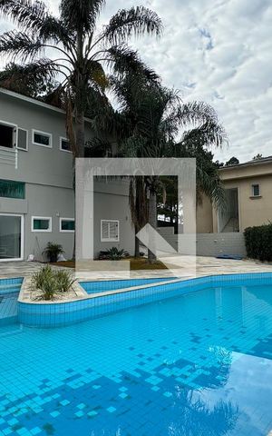 Casa de condomínio à venda com 1250m², 6 quartos e 5 vagasPiscina