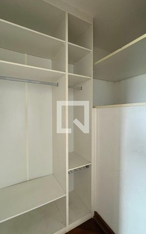 Casa de condomínio à venda com 1250m², 6 quartos e 5 vagasCloset da suíte 1