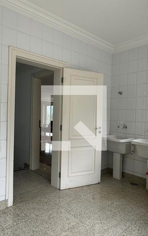 Casa de condomínio à venda com 1250m², 6 quartos e 5 vagasÁrea de Serviço