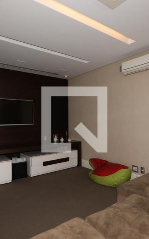 Casa à venda com 380m², 3 quartos e 6 vagasSala de TV