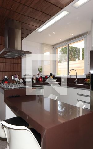 Casa à venda com 380m², 3 quartos e 6 vagasCozinha