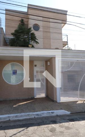 Casa à venda com 380m², 3 quartos e 6 vagasFachada