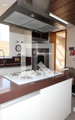 Casa à venda com 380m², 3 quartos e 6 vagasCozinha