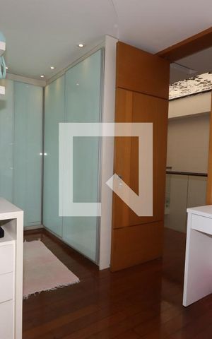 Casa à venda com 380m², 3 quartos e 6 vagasSuíte 2