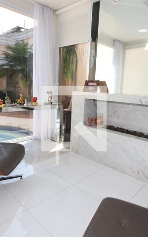 Casa à venda com 380m², 3 quartos e 6 vagasSala da lareira