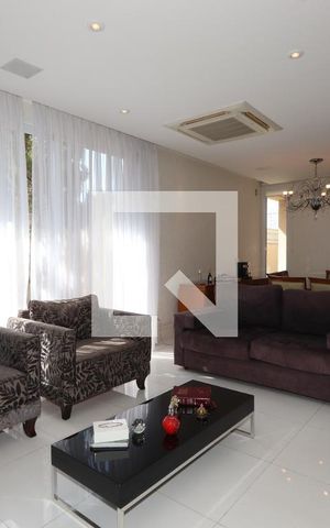 Casa à venda com 380m², 3 quartos e 6 vagasSala de estar