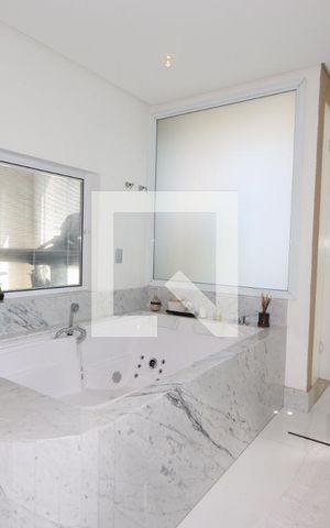 Casa à venda com 380m², 3 quartos e 6 vagasBanheiro da Suíte Master