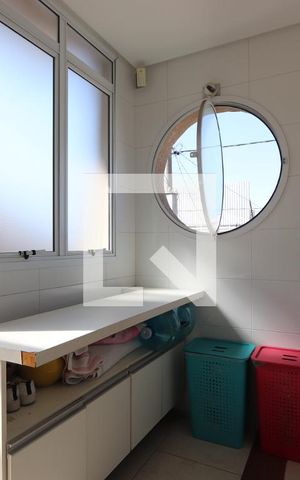 Casa à venda com 380m², 3 quartos e 6 vagasLavanderia