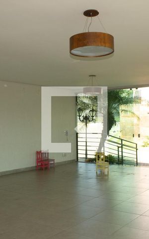 Casa de condomínio à venda com 307m², 4 quartos e 8 vagas Casa de condomínio à venda com 307m², 4 quartos e 8 vagasÁrea comum - Salão de festas