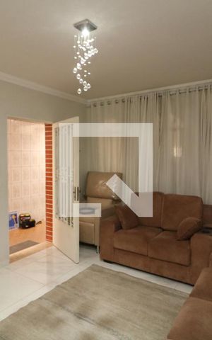 Casa para alugar com 121m², 3 quartos e 2 vagasSala
