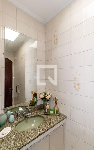 Casa para alugar com 440m², 3 quartos e 10 vagas Casa para alugar com 440m², 3 quartos e 10 vagasLavabo