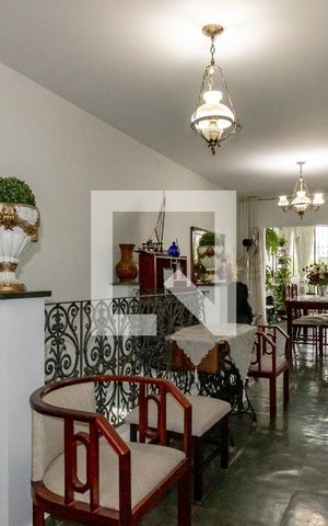Casa para alugar com 440m², 3 quartos e 10 vagas Casa para alugar com 440m², 3 quartos e 10 vagasSala