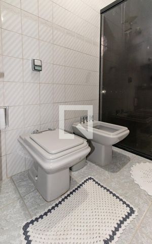 Casa para alugar com 440m², 3 quartos e 10 vagas Casa para alugar com 440m², 3 quartos e 10 vagasBanheiro Social