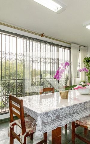 Casa para alugar com 440m², 3 quartos e 10 vagas Casa para alugar com 440m², 3 quartos e 10 vagasSala