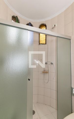 Casa para alugar com 440m², 3 quartos e 10 vagas Casa para alugar com 440m², 3 quartos e 10 vagasBanheiro do Quarto 1