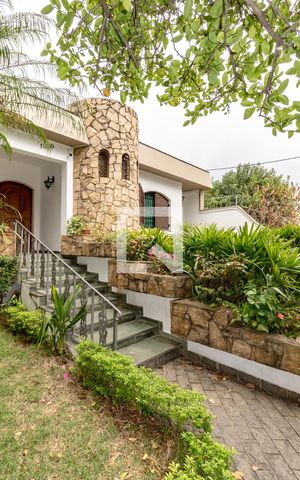 Casa para alugar com 440m², 3 quartos e 10 vagas Casa para alugar com 440m², 3 quartos e 10 vagasFachada