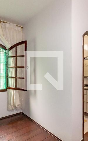 Casa para alugar com 440m², 3 quartos e 10 vagas Casa para alugar com 440m², 3 quartos e 10 vagasQuarto 1